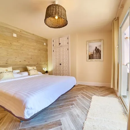 Palmview Up To 28 Guests Close To Villa *