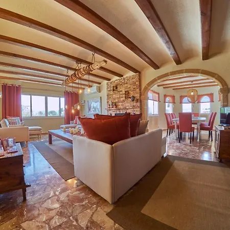 Palmview Up To 28 Guests Close To Villa